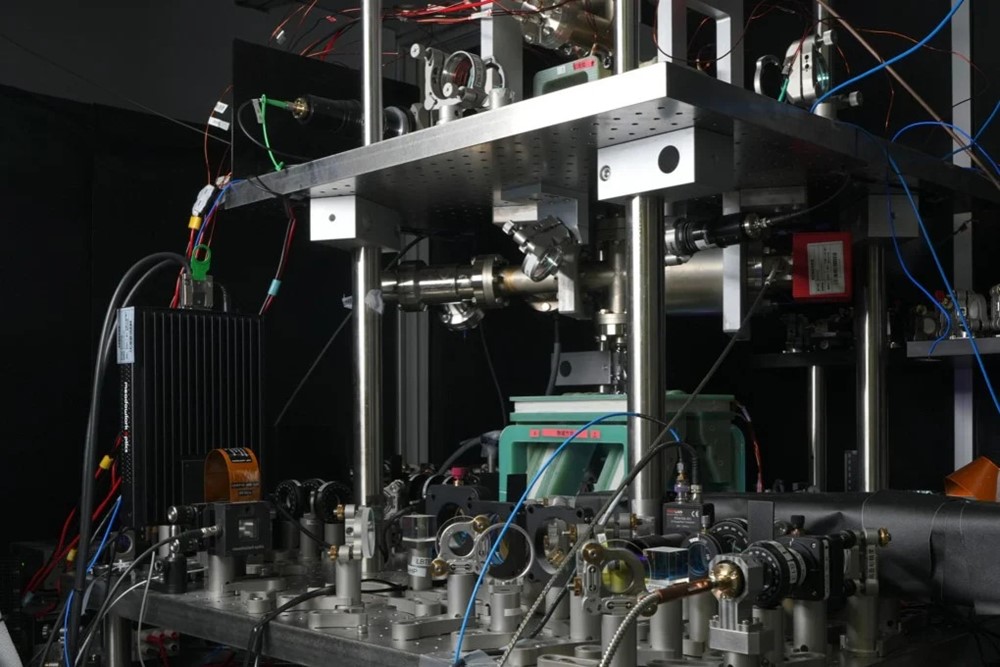 Láng giềng Việt Nam phá kỷ lục lượng tử, xây mảng nguyên tử lớn nhất thế giới chỉ trong 60 mili giây - ảnh 1