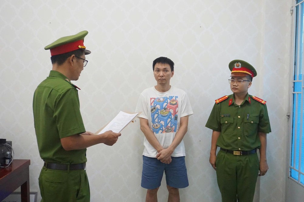 Huy động hơn 300 chiến sĩ công an, triệt phá đường dây đánh bạc 20.000 tỷ: Khống chế và bắt 139 người - ảnh 2