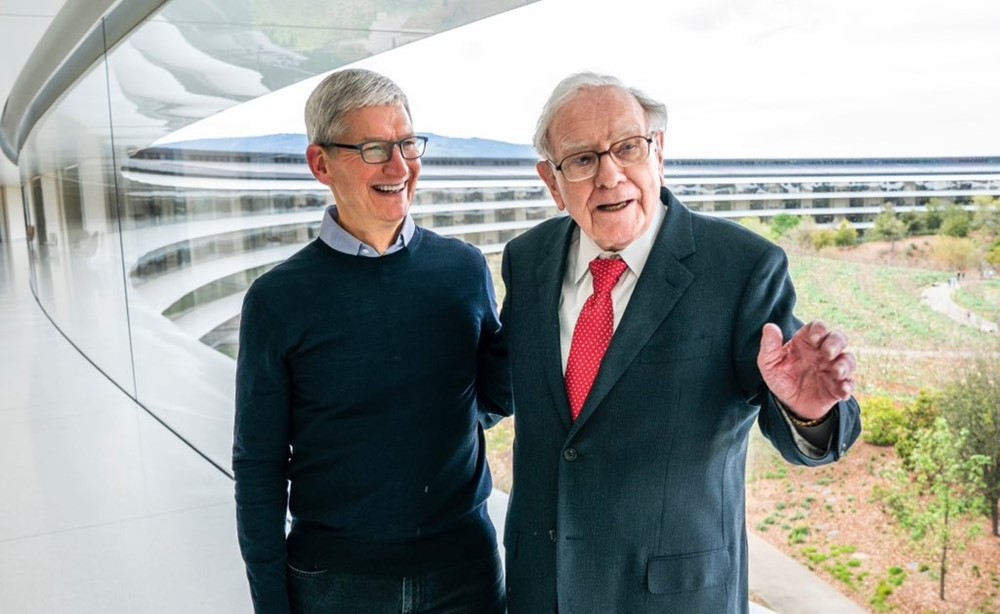 Warren Buffett bất ngờ ‘xả’ 4 tỷ USD cổ phiếu Apple, ôm núi tiền mặt kỷ lục 344 tỷ USD - ảnh 1