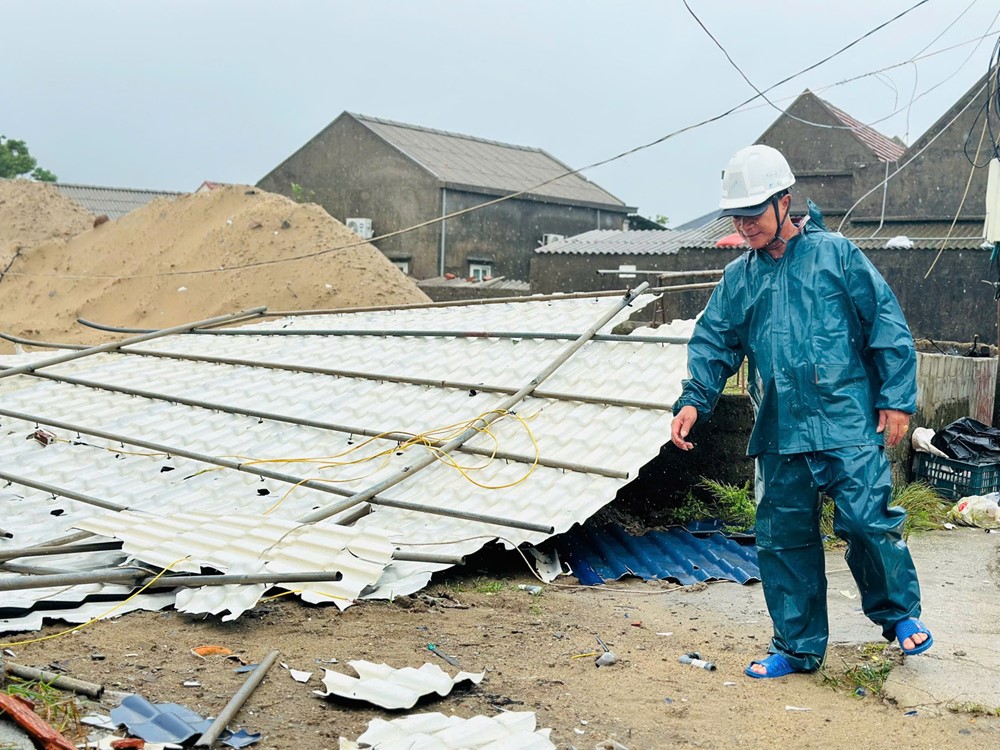 Bộ Công an có khuyến cáo khẩn trước giờ bão số 5 đổ bộ - ảnh 1