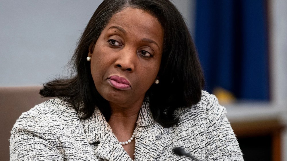 Thống đốc Fed bị sa thải tuyên bố khởi kiện ông Trump  - ảnh 1