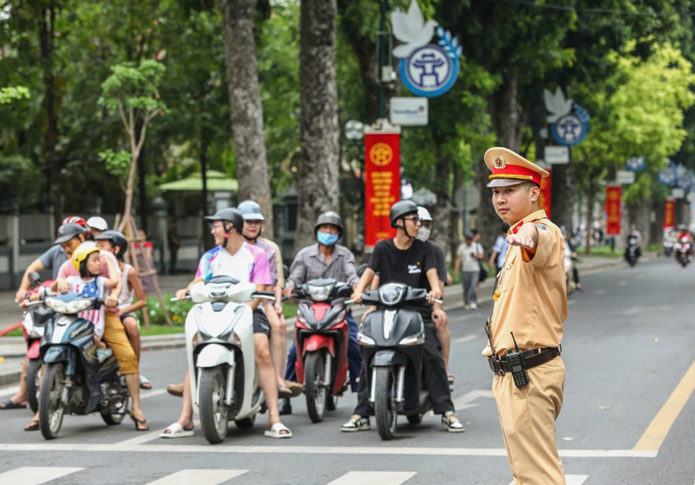 Từ hôm nay, Thủ đô sẽ tạm cấm, hạn chế phương tiện đi vào 3 tuyến đường  - ảnh 1