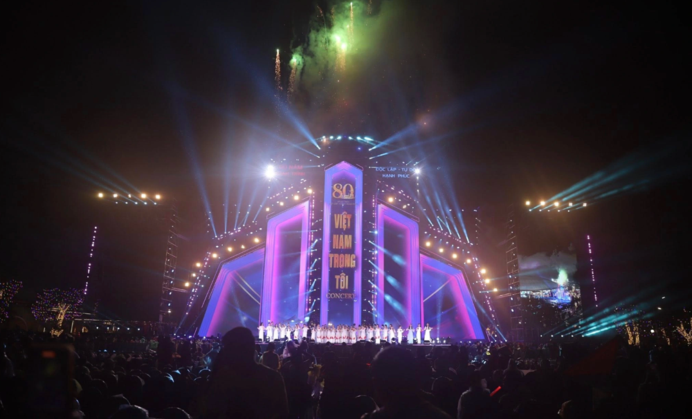 Bộ Văn hóa, Thể thao và Du lịch tổ chức concert, quyên góp được 4,2 tỷ giúp miền Trung vượt qua bão số 5 - ảnh 1