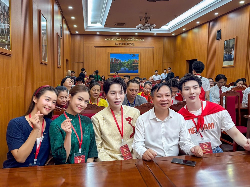 Hoàng Thùy Linh bất ngờ đăng ảnh bên ‘người ấy’, dân mạng phấn khích ‘đẩy thuyền’ - ảnh 4