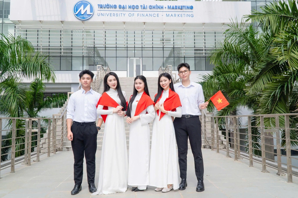 Dịp Quốc khánh 2/9, loạt trường đại học gửi quà 100.000 đồng tới sinh viên - ảnh 2