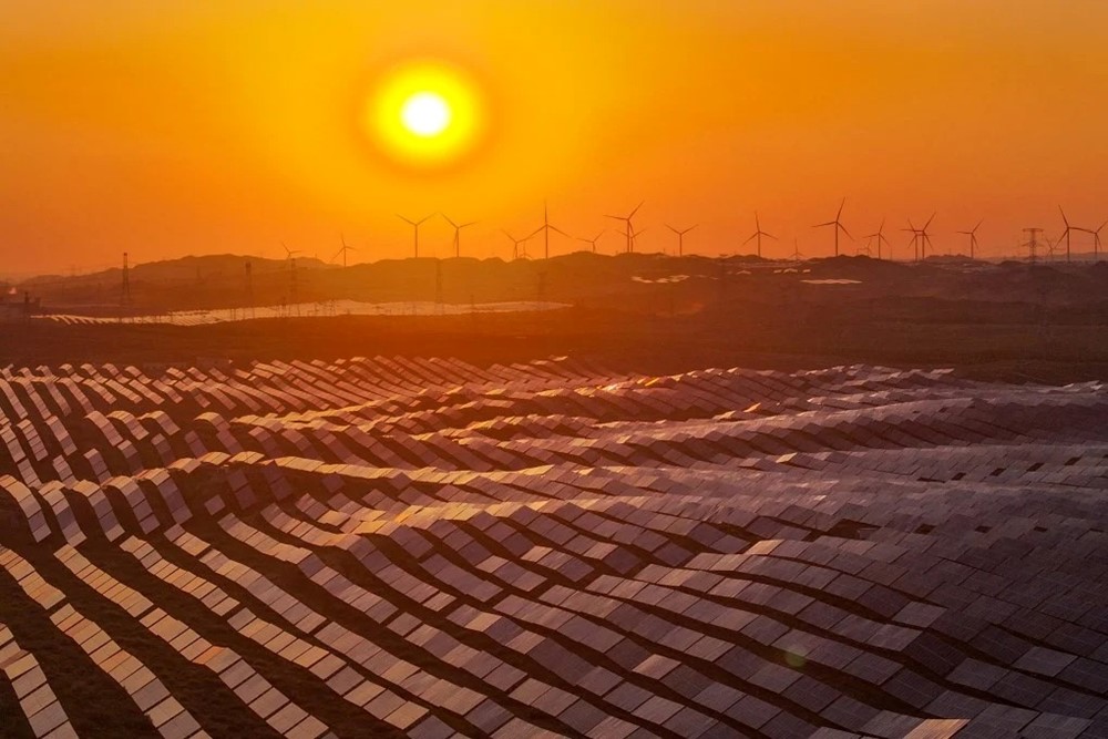 Châu Âu buông điện mặt trời, dồn lực giữ quốc phòng và robot trước sức ép Trung Quốc - ảnh 1