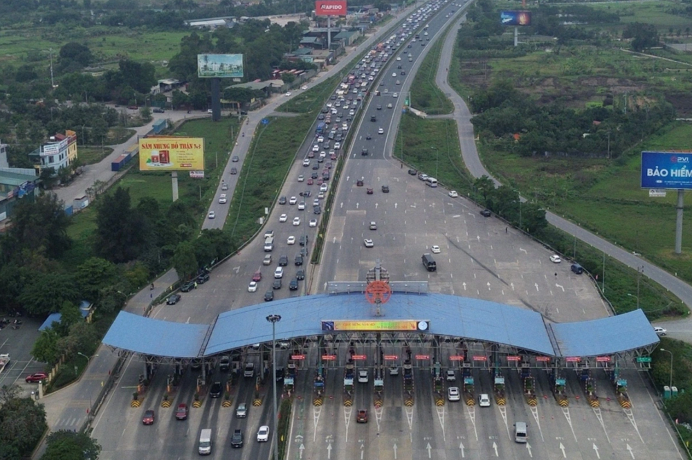 Từ nay, CSGT sẽ xử phạt xe tải đi vào làn 1 trên 2 tuyến cao tốc sau - ảnh 1