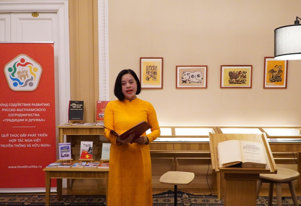 Bảo tàng Hồ Chí Minh nhận ấn phẩm quý về Bác Hồ tại Liên bang Nga - ảnh 2