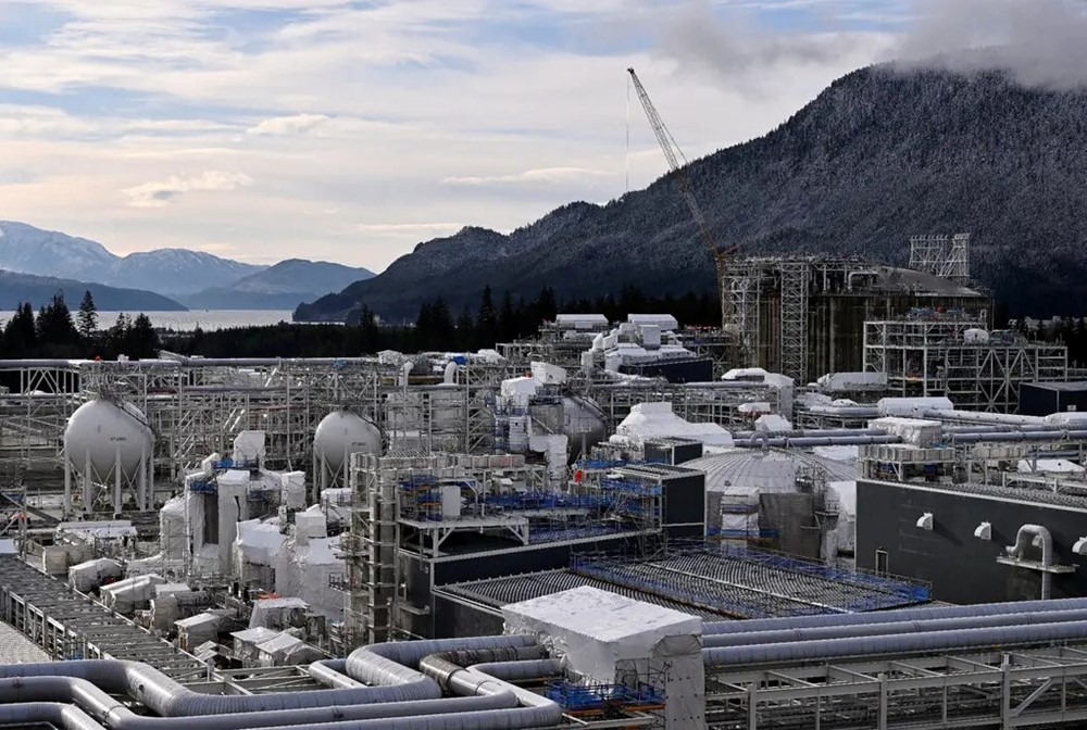 Láng giềng Mỹ bơm tiền cho loạt dự án lớn nhằm bù đắp thiệt hại từ thuế quan - ảnh 2