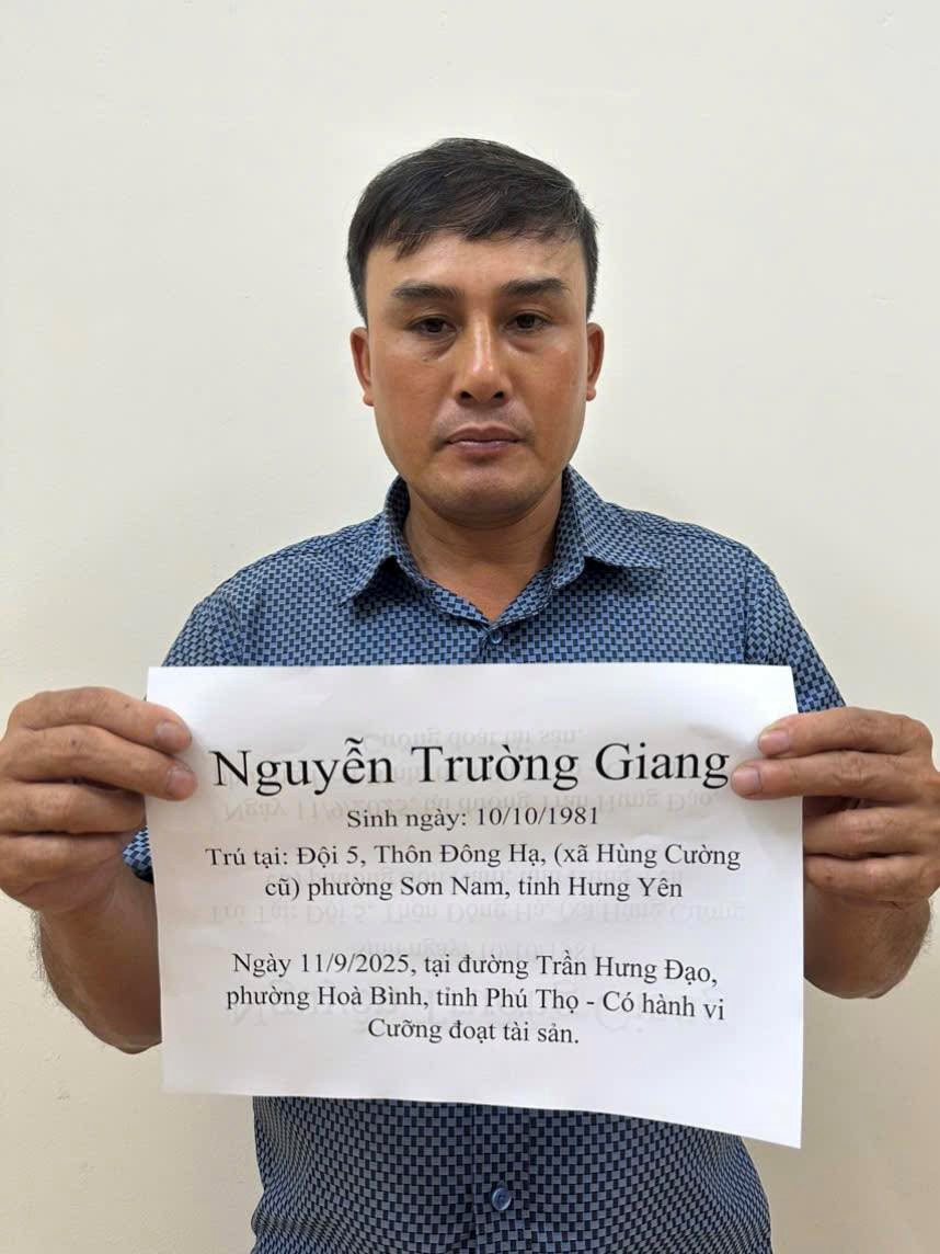 Bắt khẩn cấp tài xế ‘chặt chém’ 2,5 triệu đồng/cuốc taxi - ảnh 1