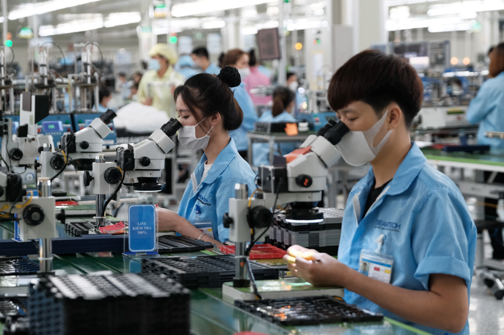 Bộ Nội vụ ‘chốt’ nhóm lao động được làm 8h/ngày, dịp lễ, Tết hưởng tới 300% lương - ảnh 2