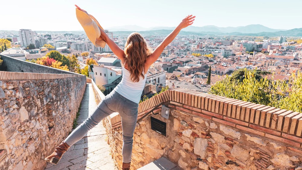 Lộ diện top 10 quốc gia tốt nhất cho người nước ngoài sinh sống năm 2025: Việt Nam đứng thứ 5, Mỹ vắng mặt  - ảnh 1