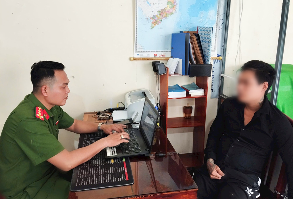 Bắt đối tượng truy nã đặc biệt nguy hiểm Lý Văn Nghiệp sinh năm 1998 - ảnh 1