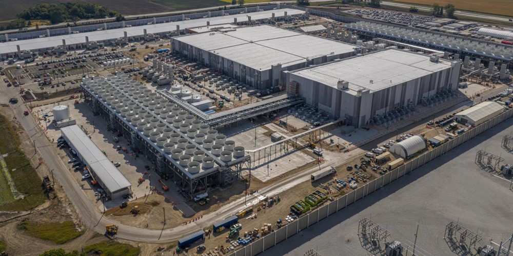 Microsoft rót 3,3 tỷ USD biến dự án ‘đắp chiếu’ của Foxconn thành trung tâm dữ liệu AI mạnh nhất thế giới - ảnh 1