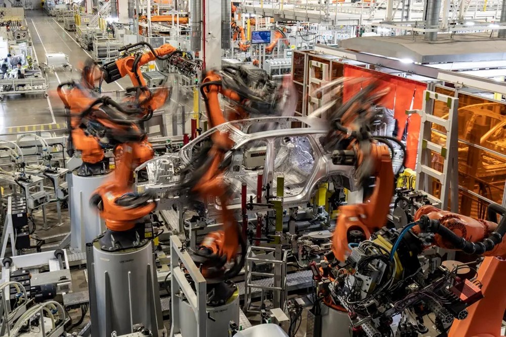 Các nhà máy Trung Quốc sở hữu đội quân hơn 2 triệu robot, nhiều hơn cả thế giới cộng lại - ảnh 3