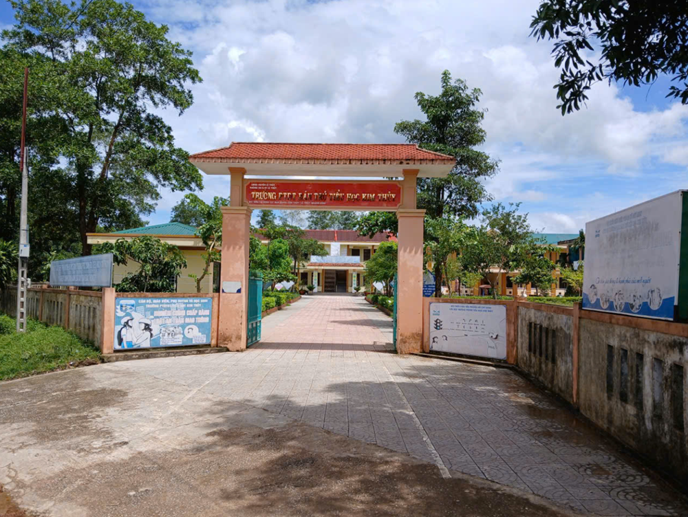 Chính thức đình chỉ Phó Hiệu trưởng Đỗ Thị Hồng Huế - ảnh 1