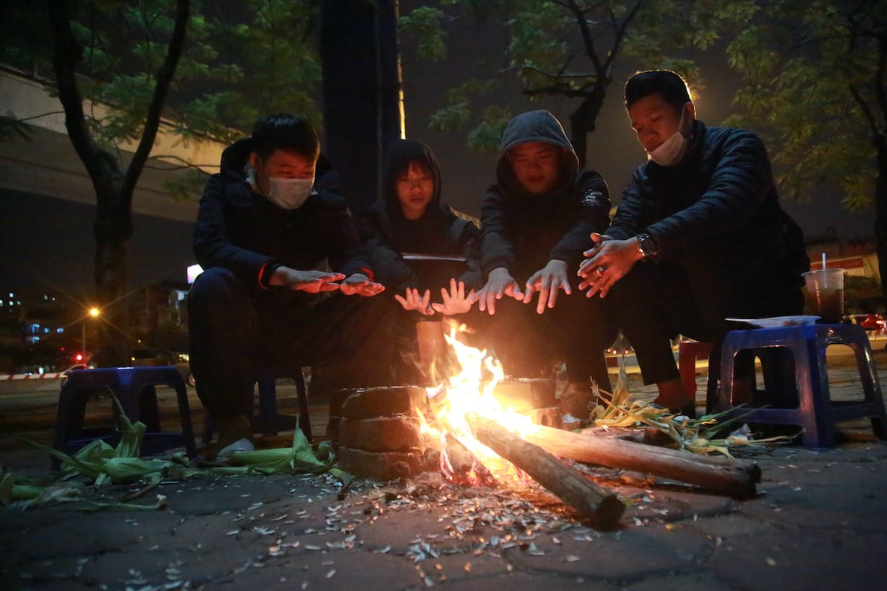 Người dân Thủ đô sắp đón 2 đợt không khí lạnh trong tháng này - ảnh 2