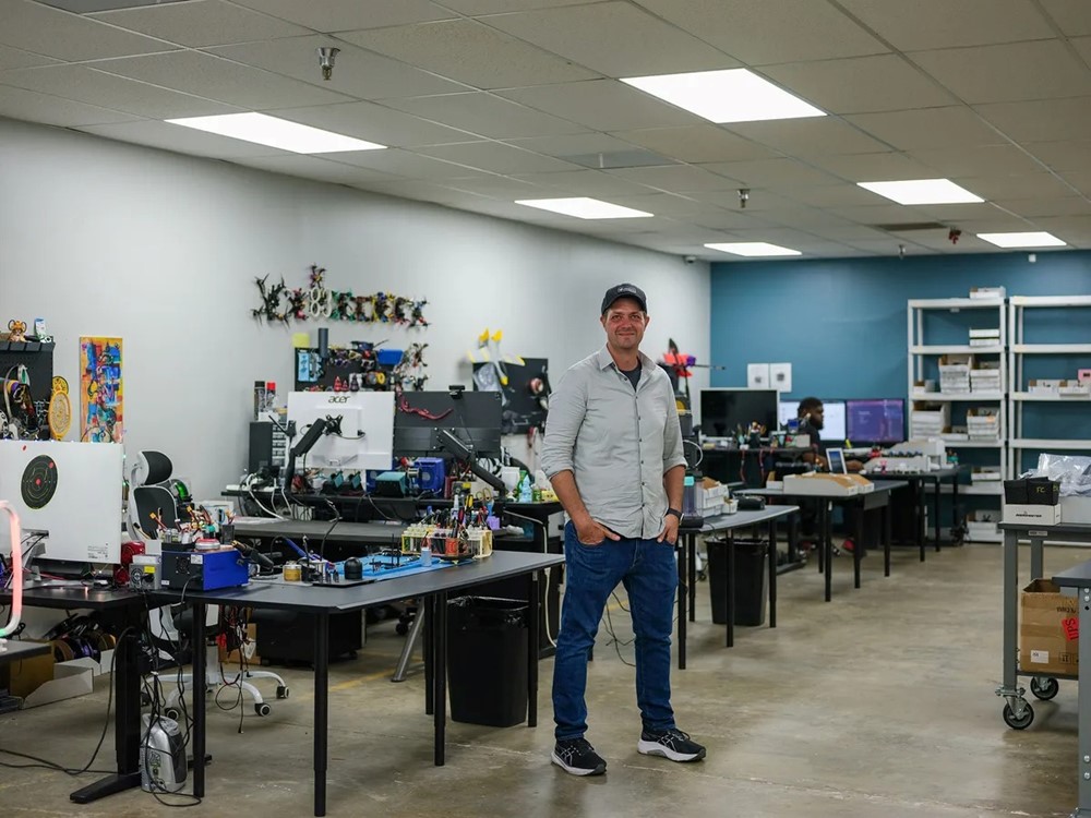 Bí mật ở tầng 22 Trump Tower: 'Cỗ máy' công ty siêu nhỏ nuôi lớn đế chế mới của gia đình ông Trump - ảnh 4