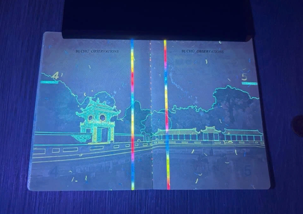 Hộ chiếu Việt Nam ‘lộ’ điều bất ngờ dưới tia UV - ảnh 2