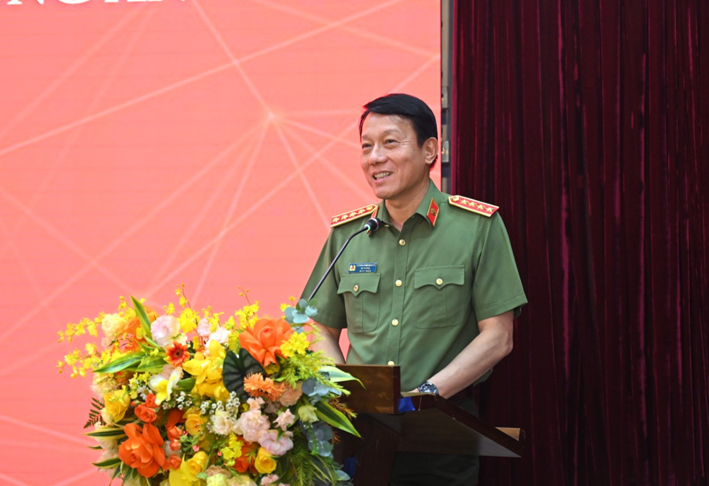 Bộ Công an phong cấp bậc hàm cho 8 lãnh đạo MobiFone - ảnh 2