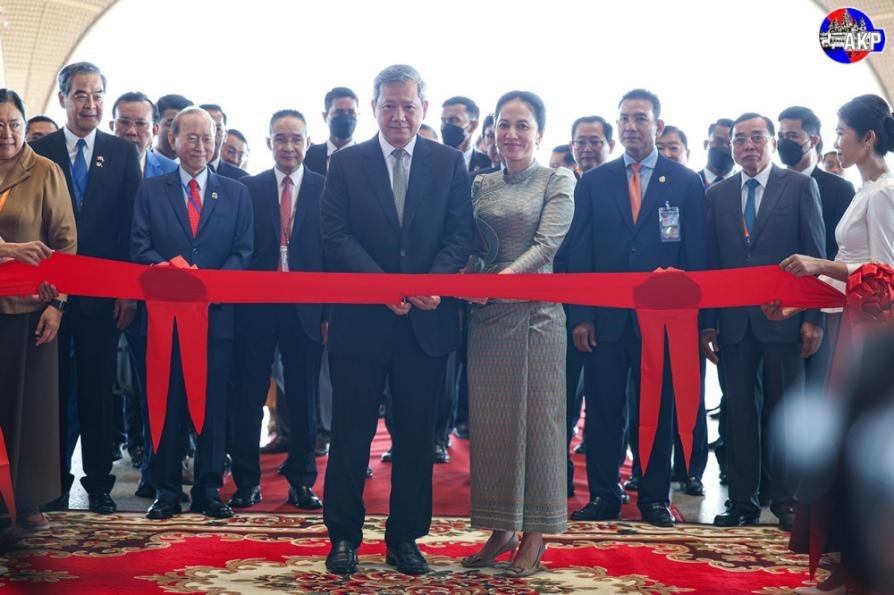 Khánh thành 'siêu sân bay' đẳng cấp thế giới trị giá 60.000 tỷ đồng, 100% do Trung Quốc xây dựng - ảnh 1