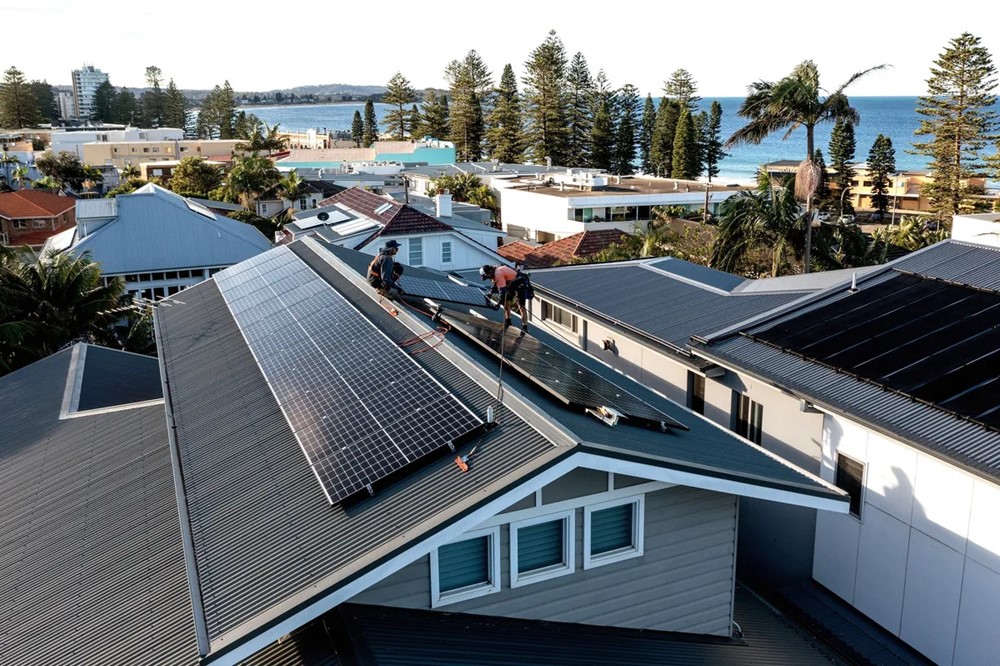 Australia trở thành quốc gia đầu tiên trên thế giới cung cấp điện miễn phí cho người dân  - ảnh 1