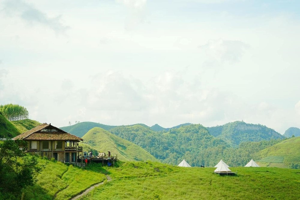 Điểm ‘săn’ mây nổi tiếng cách Hà Nội 300km, được ví như ‘Mông Cổ thu nhỏ’ vùng biên giới - ảnh 5