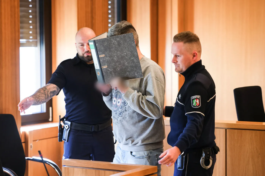 Tuyên án chung thân nam y tá 44 tuổi - ảnh 2