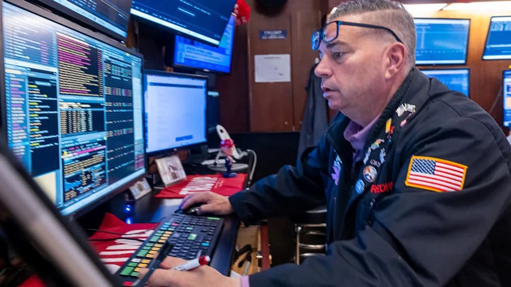 Phố Wall khép lại tuần tệ nhất kể từ tháng 4 - ảnh 1