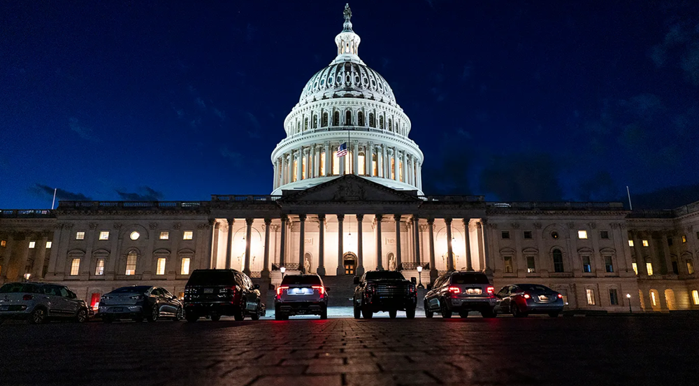 Chính phủ Mỹ mở cửa trở lại sau 43 ngày tê liệt - ảnh 1