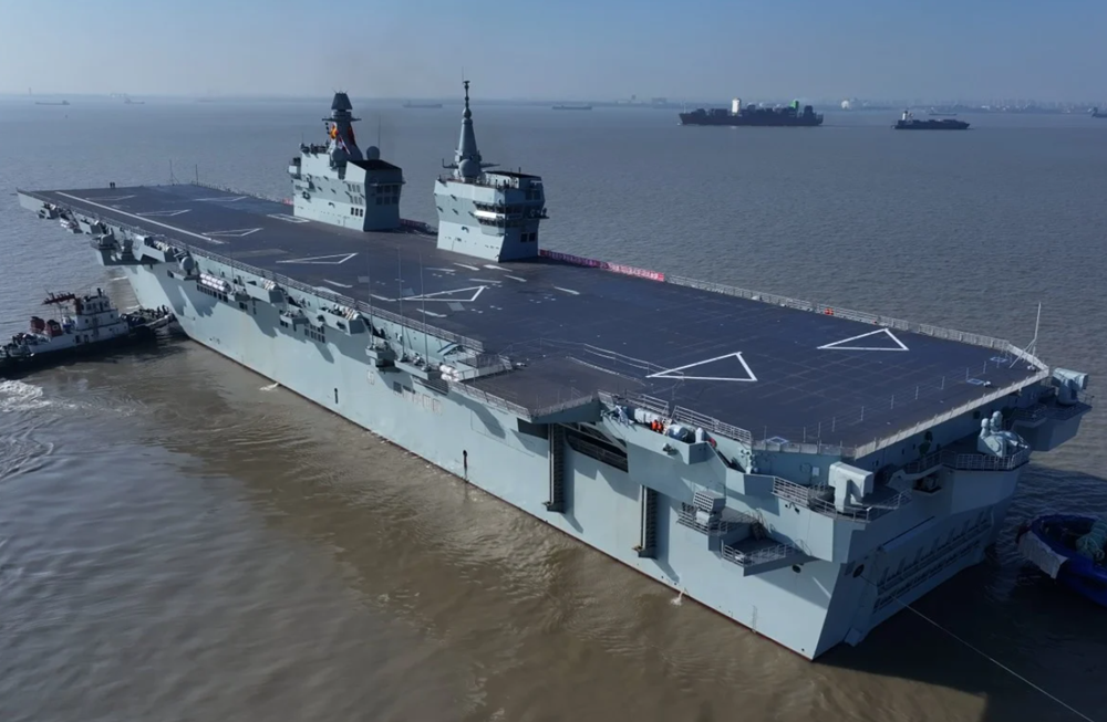 Láng giềng Việt Nam lần đầu tiên thử nghiệm tàu đổ bộ tấn công trên biển, trang bị máy phóng điện từ hiện đại  - ảnh 1