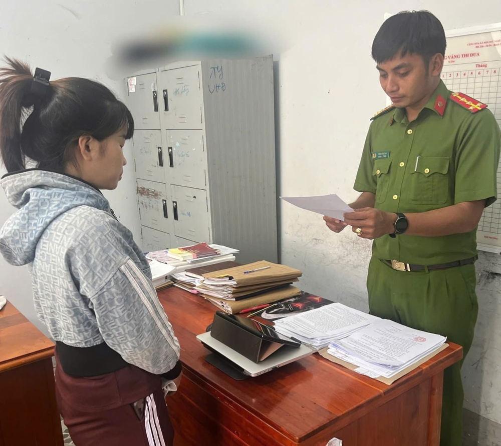 Khởi tố, cấm Quang Thị Hồng Đào đi khỏi nơi cư trú - ảnh 2