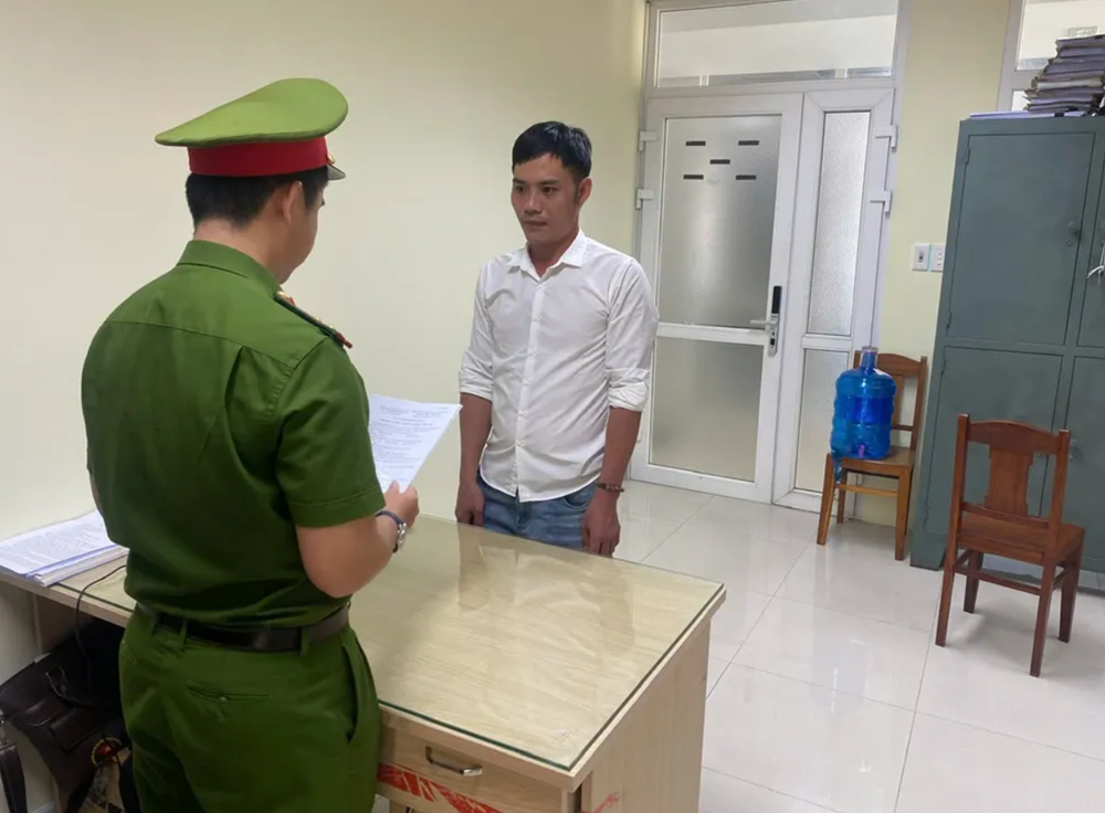 Tịch thu hơn 800kg quặng vàng, cấm Trần Viết Lực đi khỏi nơi cư trú - ảnh 1