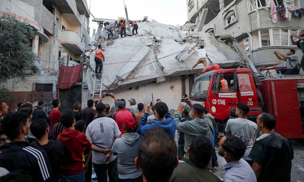 Bất chấp lệnh ngừng bắn, Israel mở loạt không kích khiến ít nhất 20 người Palestine thiệt mạng  - ảnh 1