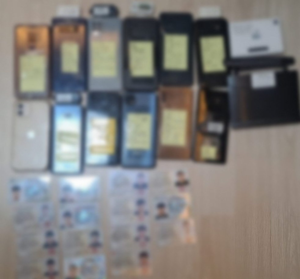 Khám xét, bắt giữ 118 người, tịch thu 107 điện thoại cùng nhiều hàng hiệu, trang sức và bất động sản hơn 12 tỷ đồng - ảnh 2