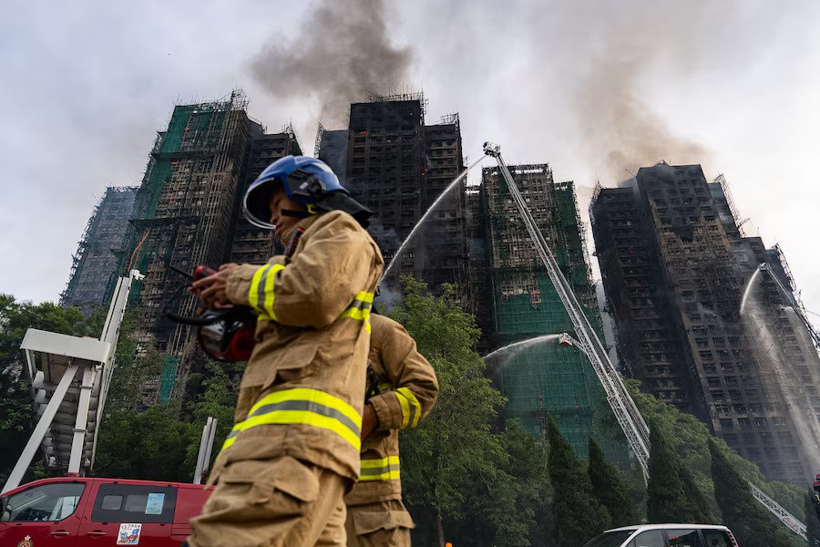 Đại hỏa hoạn ở Hồng Kông: 3 tòa chung cư cháy như bó đuốc, giàn giáo tre là thủ phạm? - ảnh 2