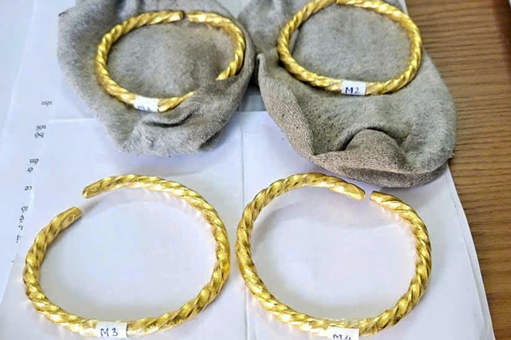 Bắt Hoàng Thị Thuần mang theo 600g vàng nhập cảnh vào Việt Nam - ảnh 2