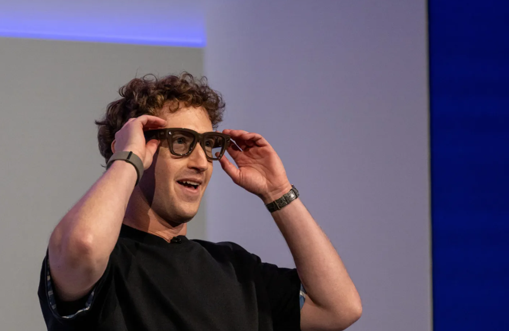 Lỗ 70 tỷ USD vì ‘canh bạc’ vũ trụ ảo, Mark Zuckerberg ngậm ngùi sa thải hàng loạt - ảnh 1