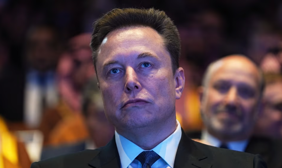 Mạng xã hội X của Elon Musk dính án phạt 120 triệu euro - ảnh 1