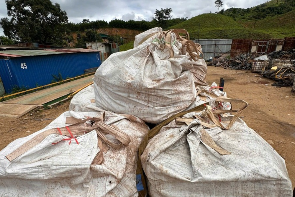 Phát hiện lô hàng lậu trị giá 10 tỷ đồng, tịch thu 500 máy đào tiền ảo và 495 sợi dây cáp điện - ảnh 1