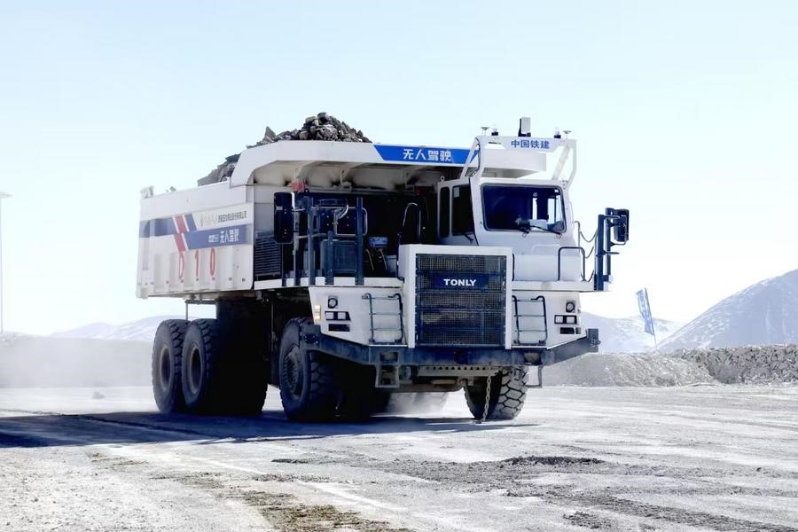 Láng giềng Việt Nam hoàn tất thử nghiệm xe tải không người lái ở độ cao kỷ lục 5.600m, hoạt động 24/7 ‘ngon ơ’ trong điều kiện khắc nghiệt - ảnh 1