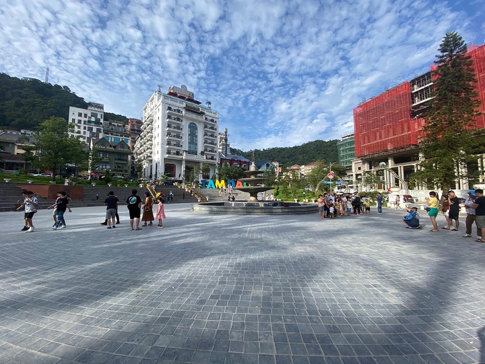 Việt Nam có nơi 4 lần liên tục được vinh danh ‘Thị trấn du lịch hàng đầu thế giới’: Cách Hà Nội hơn 70km, quang cảnh đẹp tựa trời Âu - ảnh 2