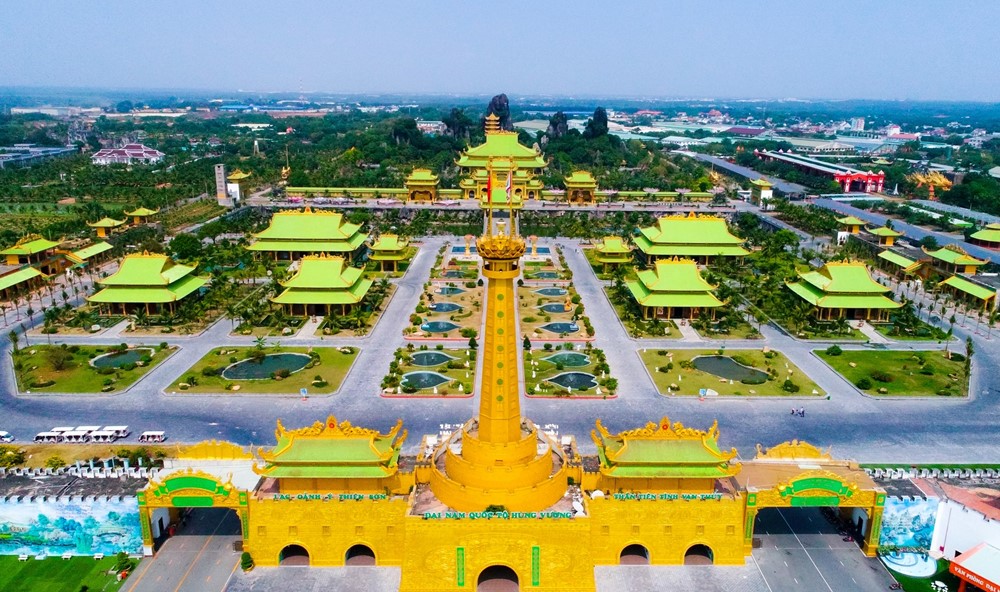 Đúng ngày 1/1/2026, KDL Đại Nam miễn phí vé vào cổng cho toàn bộ khách tham quan - ảnh 1