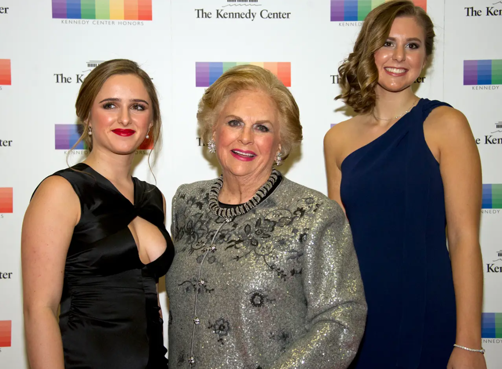 Lộ diện 10 gia tộc giàu nhất thế giới năm 2025, top 1 sở hữu hơn 500 tỷ USD - ảnh 7