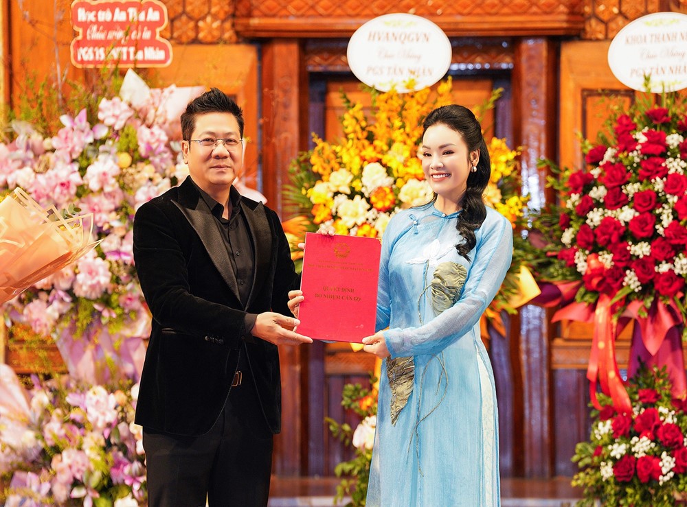 Nữ NSƯT vừa trở thành Phó Giáo sư: Trưởng khoa tại Nhạc viện danh tiếng, từng là Tiến sĩ âm nhạc trẻ nhất Việt Nam, sở hữu loạt thành tích đáng nể - ảnh 1