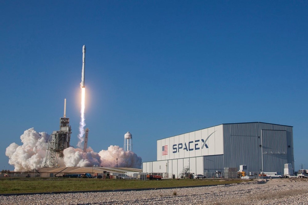 SpaceX của Elon Musk giúp một quỹ lãi 950% - ảnh 1