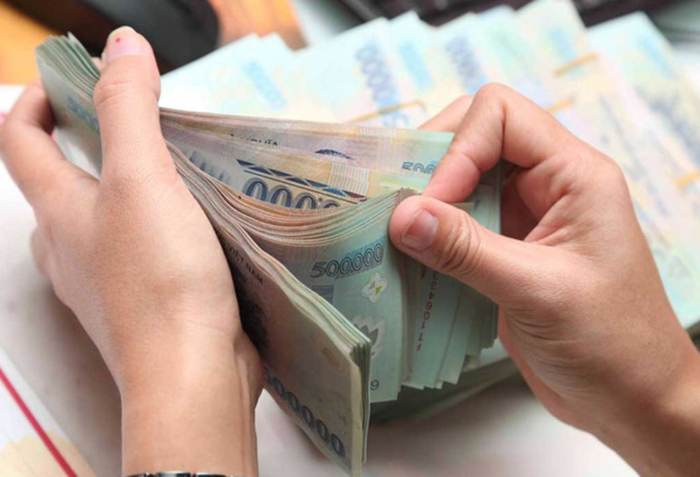 Ngày mai, người thuộc trường hợp này chính thức được tăng lương tối thiểu - ảnh 2