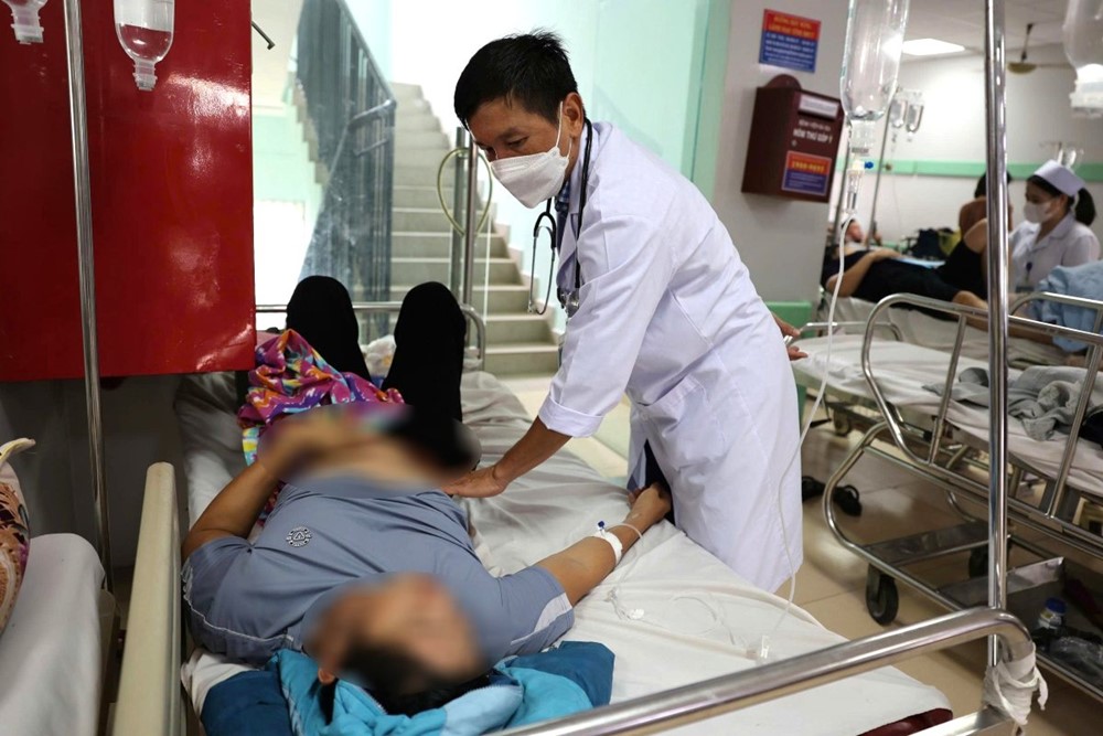 Vụ 125 người nhập viện sau khi ăn bánh mì ở TP. Hồ Chí Minh: Chính thức xử phạt chủ cơ sở - ảnh 1