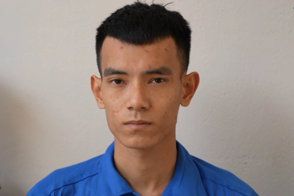 Bắt khẩn cấp Lê Phú Nghĩa SN 2002 khi đang nhập cảnh vào Việt Nam - ảnh 1