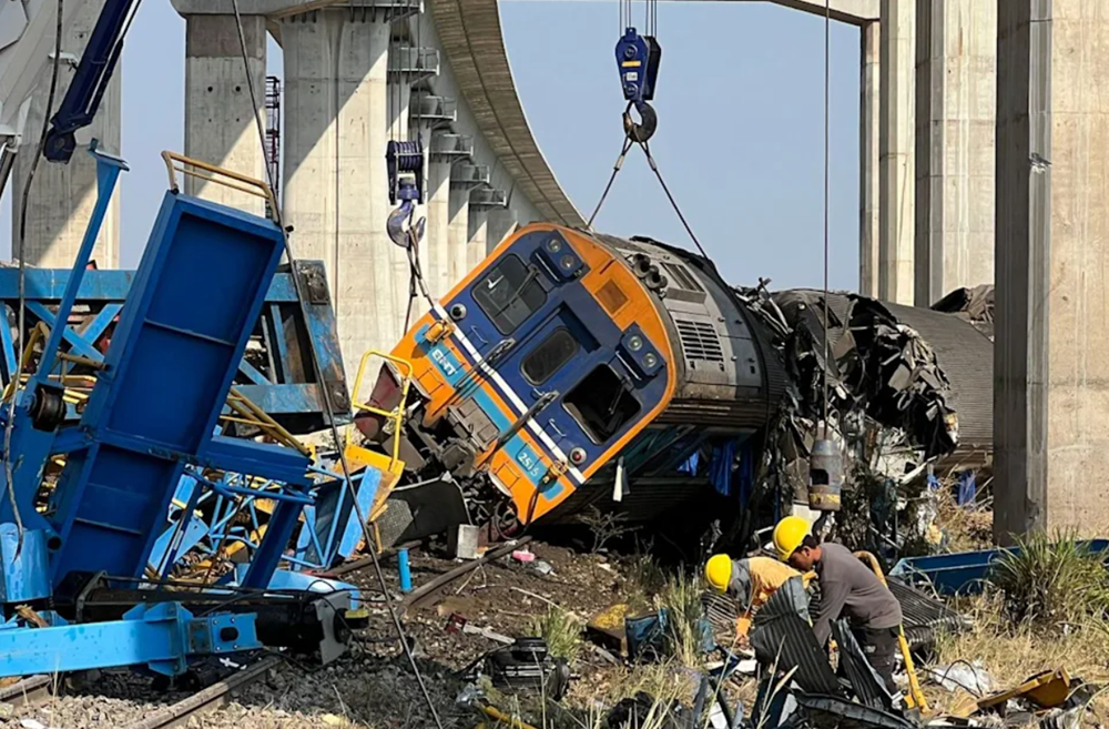 Sập cần cẩu tại dự án đường sắt do Trung Quốc hậu thuẫn, nhà thầu lớn nhất Thái Lan bị hủy hàng loạt hợp đồng - ảnh 2